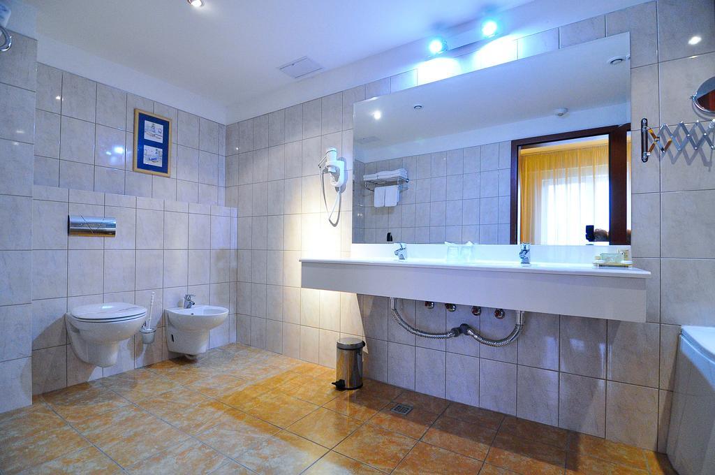 Hotel Maxim Oradea Dış mekan fotoğraf