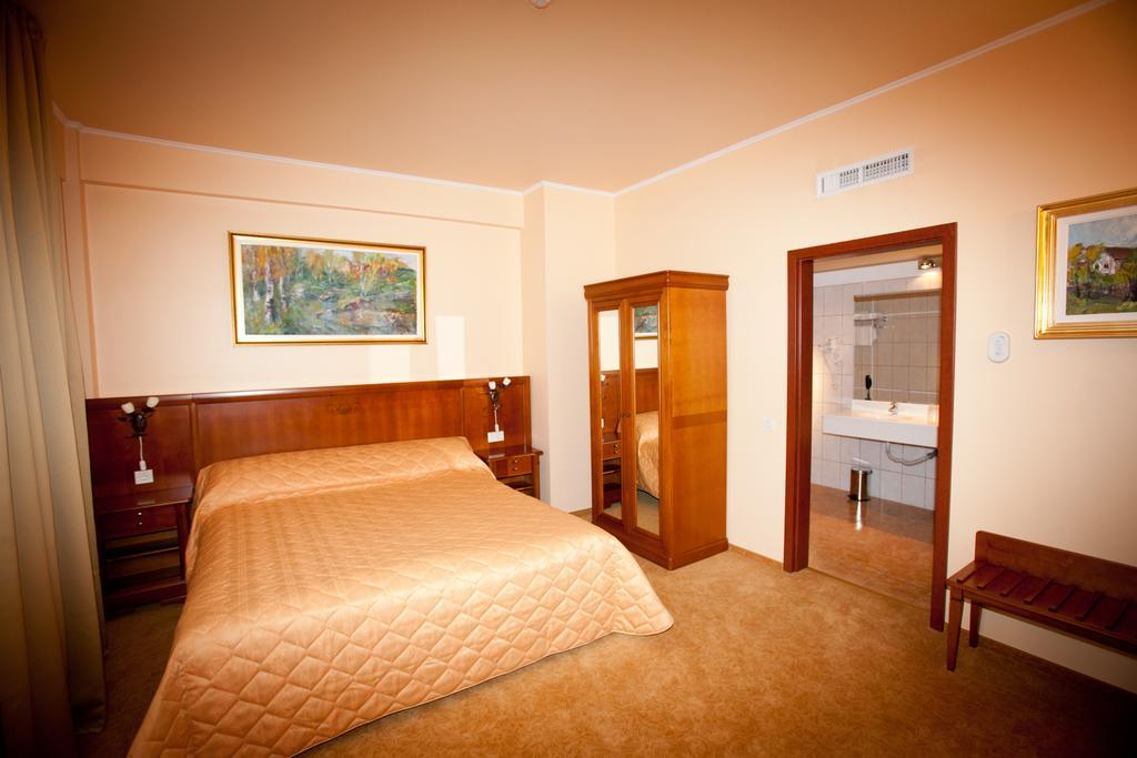 Hotel Maxim Oradea Dış mekan fotoğraf
